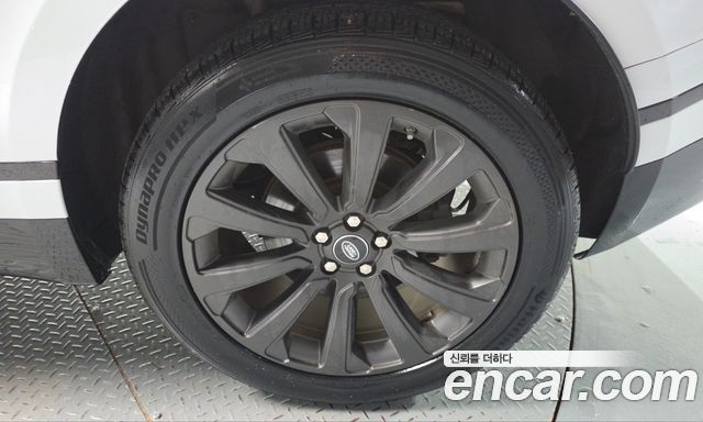 Land Rover Range Rover Velar 2019 — photo 7