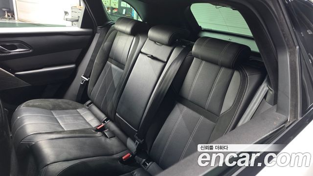 Land Rover Range Rover Velar 2019 — photo 28