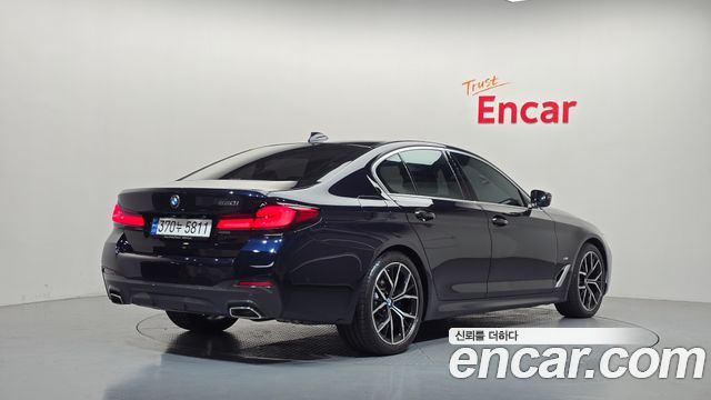 BMW 5-Series 2023 — photo 2