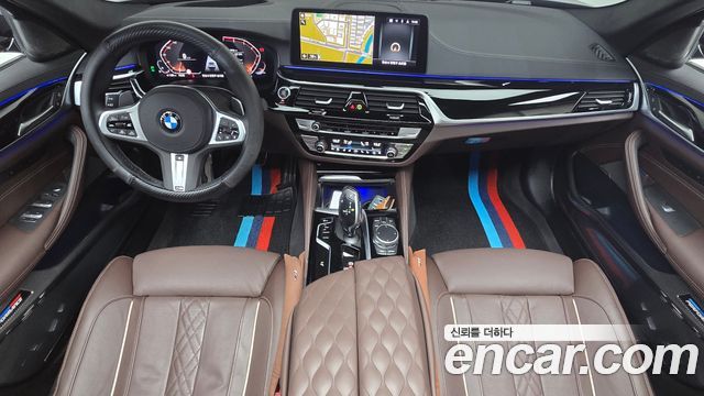 BMW 5-Series 2023 — photo 10