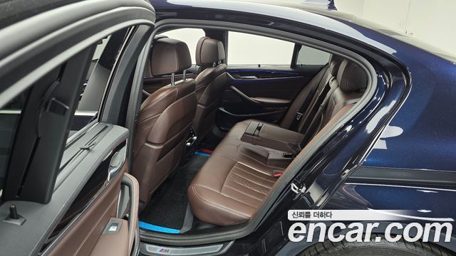 BMW 5-Series 2023 — photo 17