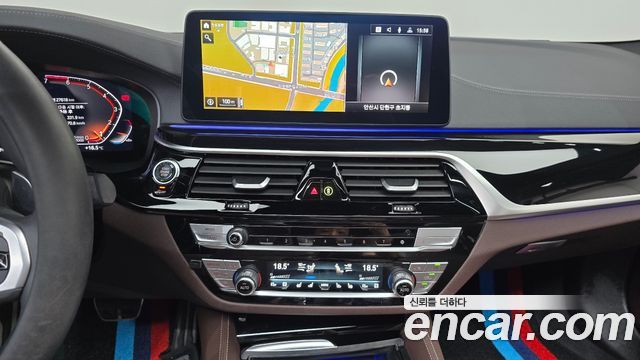 BMW 5-Series 2023 — photo 18