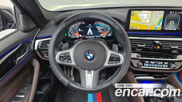 BMW 5-Series 2023 — photo 19