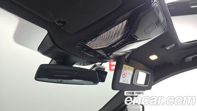 BMW 5-Series 2023 — photo 25