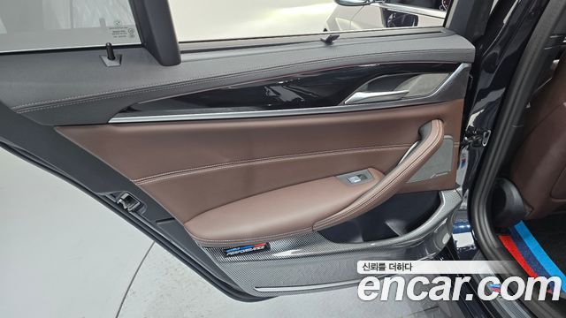 BMW 5-Series 2023 — photo 15