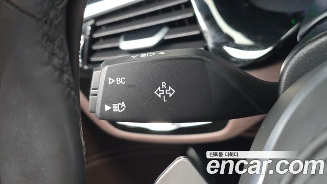 BMW 5-Series 2023 — photo 29