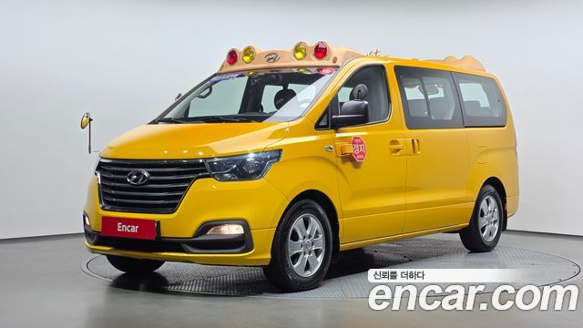 Hyundai Starex 2019 — photo 1