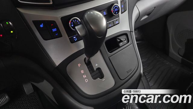 Hyundai Starex 2019 — photo 12