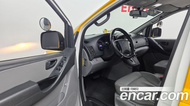 Hyundai Starex 2019 — photo 13