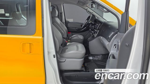 Hyundai Starex 2019 — photo 17