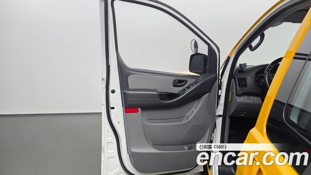 Hyundai Starex 2019 — photo 14
