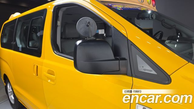 Hyundai Starex 2019 — photo 33