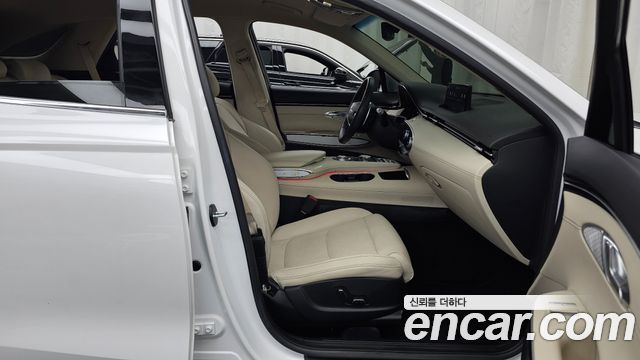Genesis GV70 2023 — photo 11