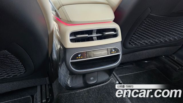 Genesis GV70 2023 — photo 19