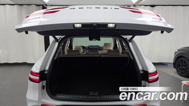 Genesis GV70 2023 — photo 20