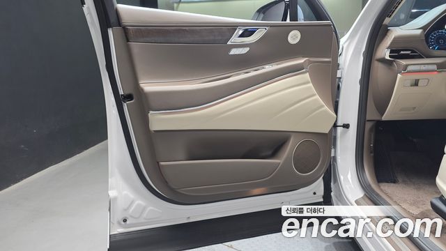 Genesis GV80 2023 — photo 14