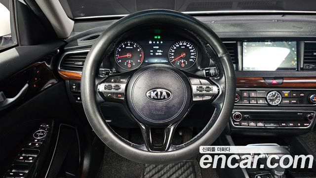 Kia K7 2017 — photo 13