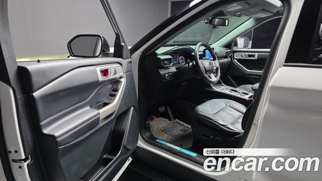 Ford Explorer 2020 — photo 13