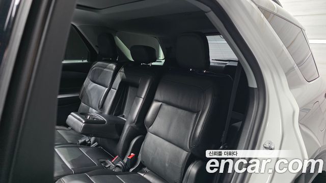 Ford Explorer 2020 — photo 18