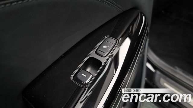 Kia K7 2017 — photo 25