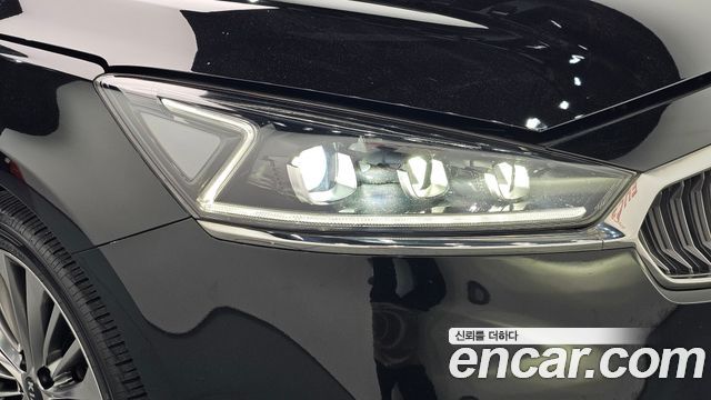 Kia K7 2017 — photo 8