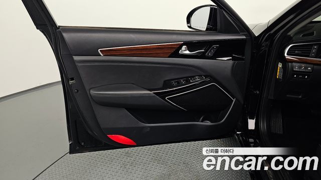 Kia K7 2017 — photo 14