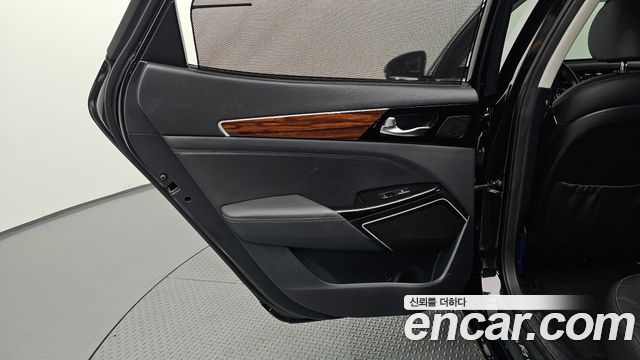 Kia K7 2017 — photo 15