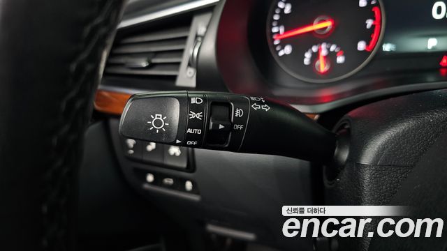 Kia K7 2017 — photo 30