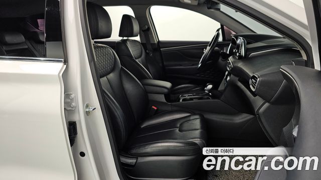 Hyundai Santafe 2019 — photo 17