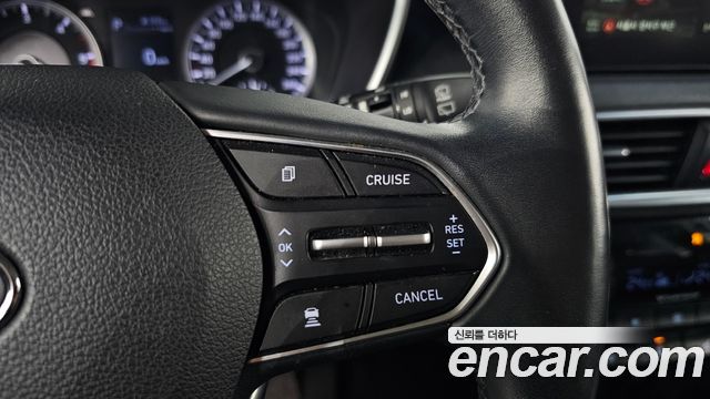 Hyundai Santafe 2019 — photo 31