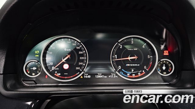 BMW 5-Series 2014 — photo 11