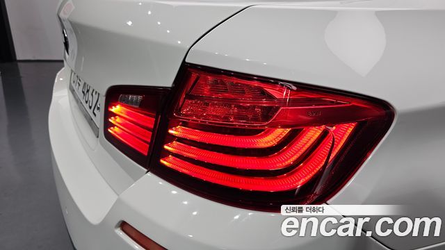 BMW 5-Series 2014 — photo 9