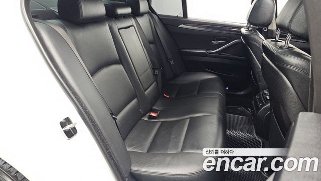 BMW 5-Series 2014 — photo 29