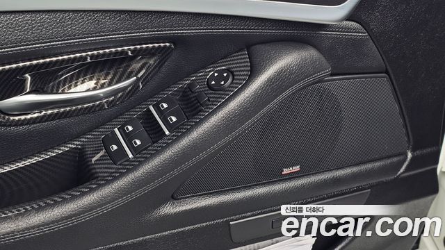 BMW 5-Series 2014 — photo 30