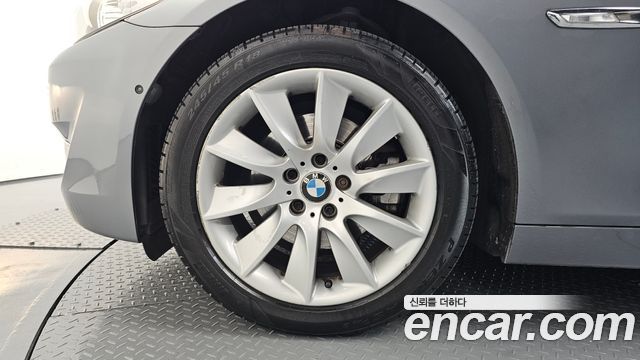 BMW 5-Series 2012 — photo 5
