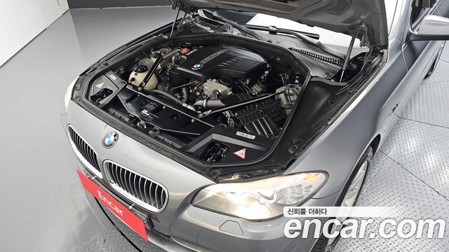 BMW 5-Series 2012 — photo 6