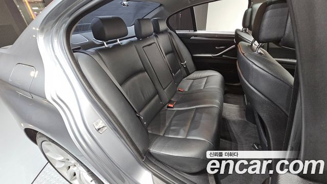 BMW 5-Series 2012 — photo 12