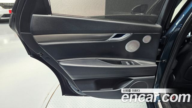 Genesis G80 2022 — photo 15