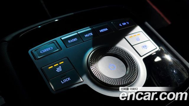 Genesis G80 2022 — photo 30