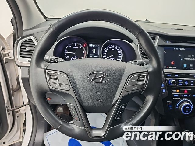 Hyundai Santafe 2017 — photo 9