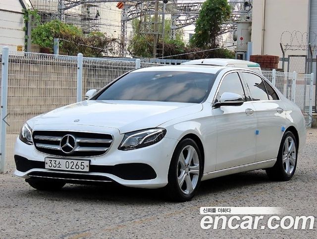 Mercedes-Benz E-Class 2017 — photo 2