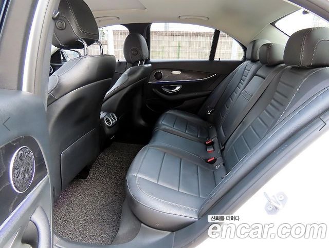 Mercedes-Benz E-Class 2017 — photo 6