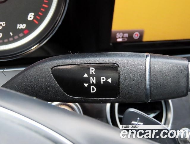 Mercedes-Benz E-Class 2017 — photo 11
