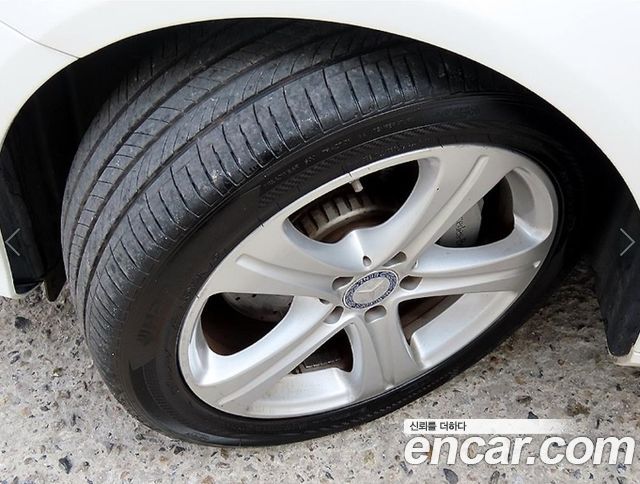 Mercedes-Benz E-Class 2017 — photo 20