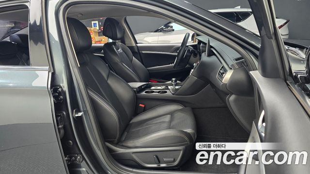 Genesis G70 2019 — photo 13