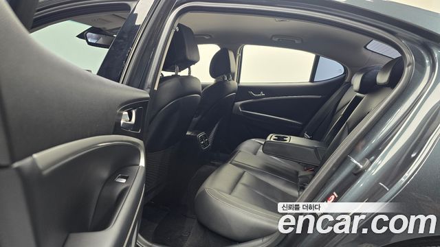 Genesis G70 2019 — photo 18