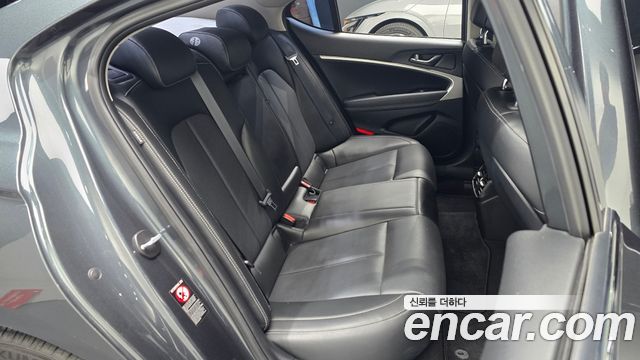 Genesis G70 2019 — photo 16
