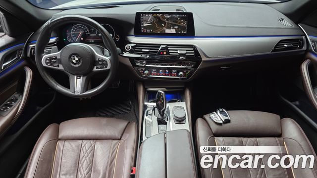 BMW 5-Series 2019 — photo 10
