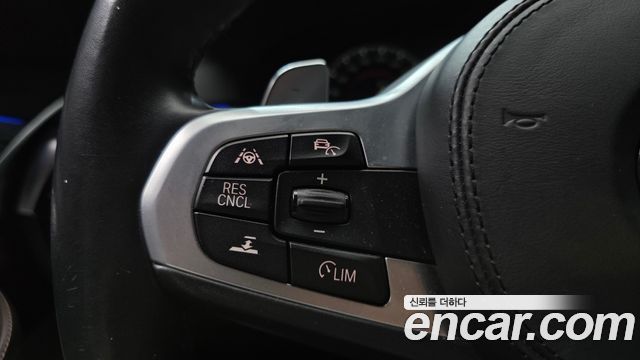 BMW 5-Series 2019 — photo 24