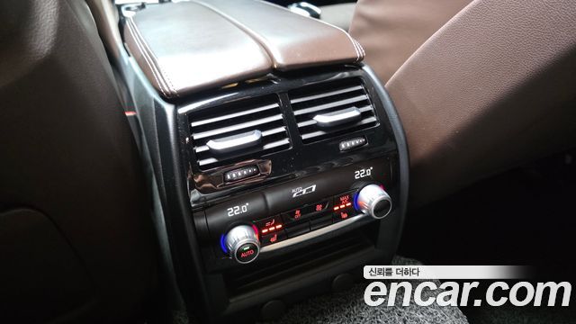 BMW 5-Series 2019 — photo 26